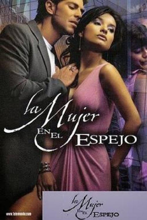 The poster features a romantic couple in a purple dress, with the title "La mujer en el espejo" elegantly written. The man in a suit gazes lovingly at the woman, while the woman looks contemplative. The soft purple tones and romantic atmosphere evoke a sense of mystery and longing.